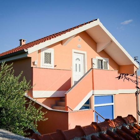 Apartment Olive Jovici  Экстерьер фото