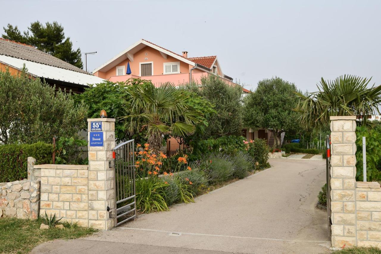 Apartment Olive Jovici  Экстерьер фото