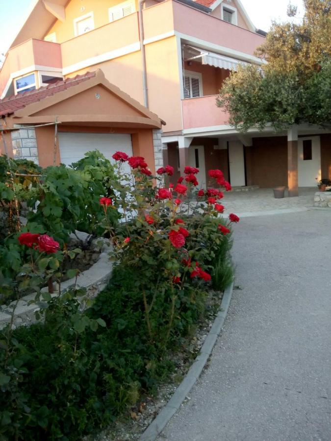 Apartment Olive Jovici  Экстерьер фото