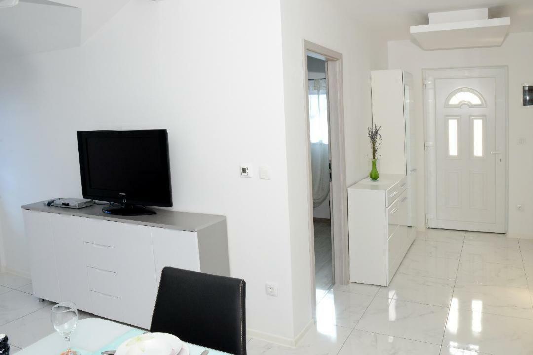 Apartment Olive Jovici  Экстерьер фото