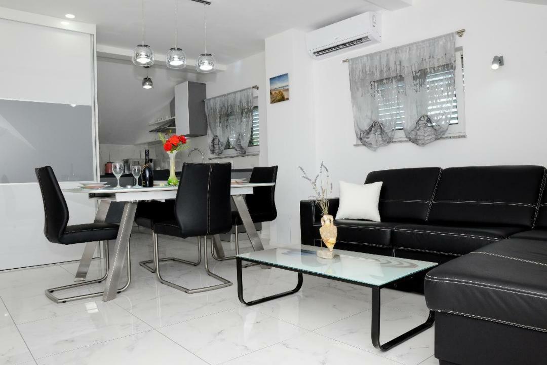 Apartment Olive Jovici  Экстерьер фото