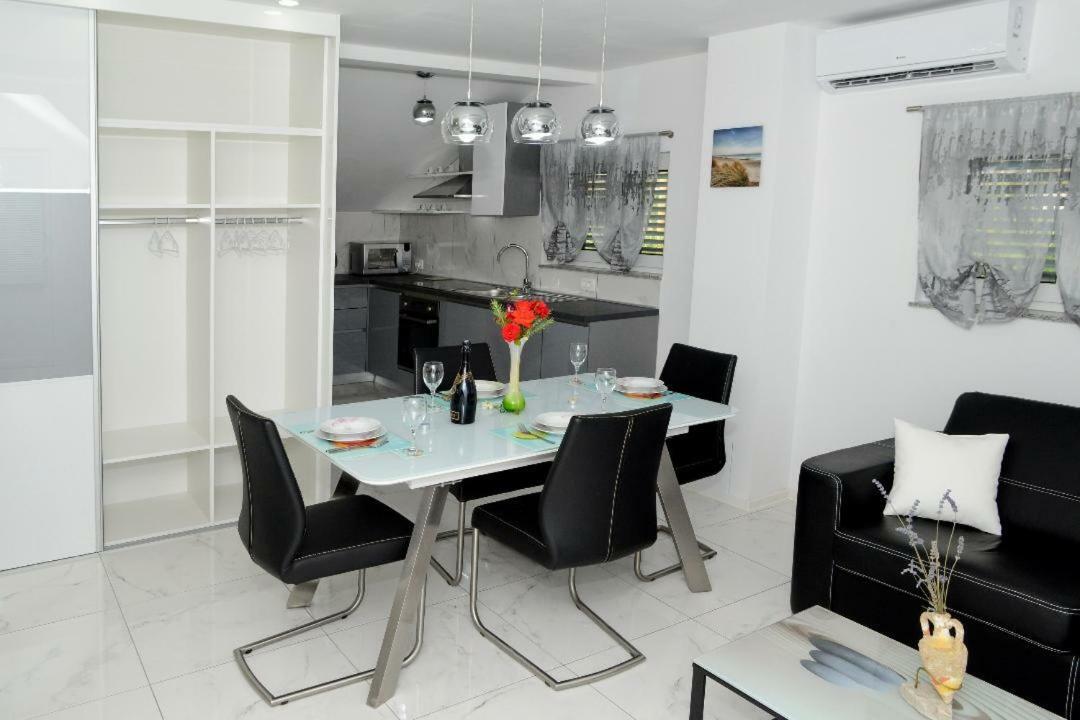 Apartment Olive Jovici  Экстерьер фото